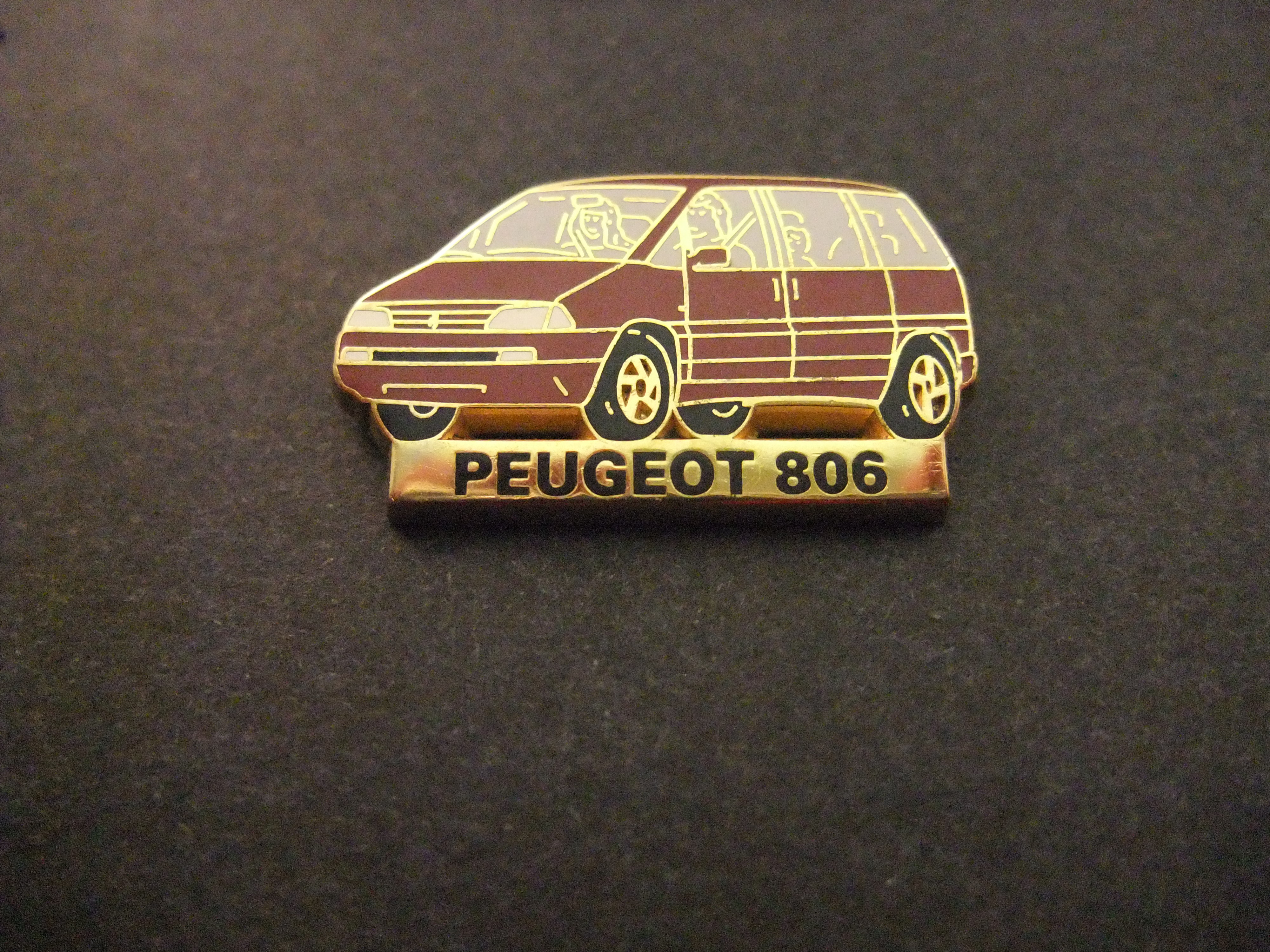Peugeot 806 MPV bordeaux rood